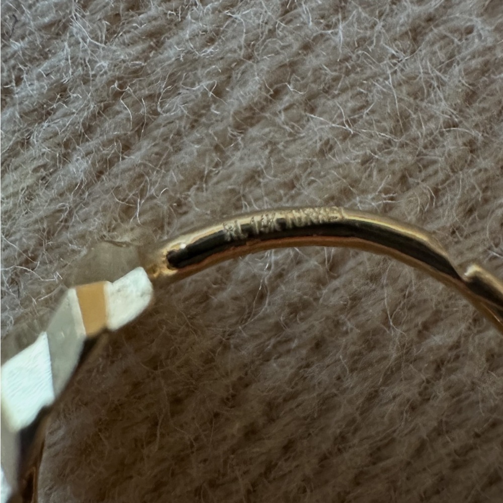 Like New! 14kt Gold diamond cut Hoop Earrings - - Picture 8 of 11